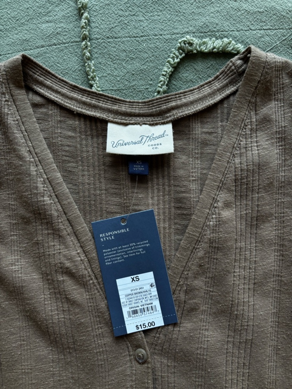 Universal Thread Button Tank - Picture 3 of 3